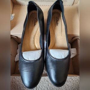 Black Slide-on Flats